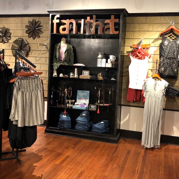 Meet your Posher, Fanci - Picture 1 of 1